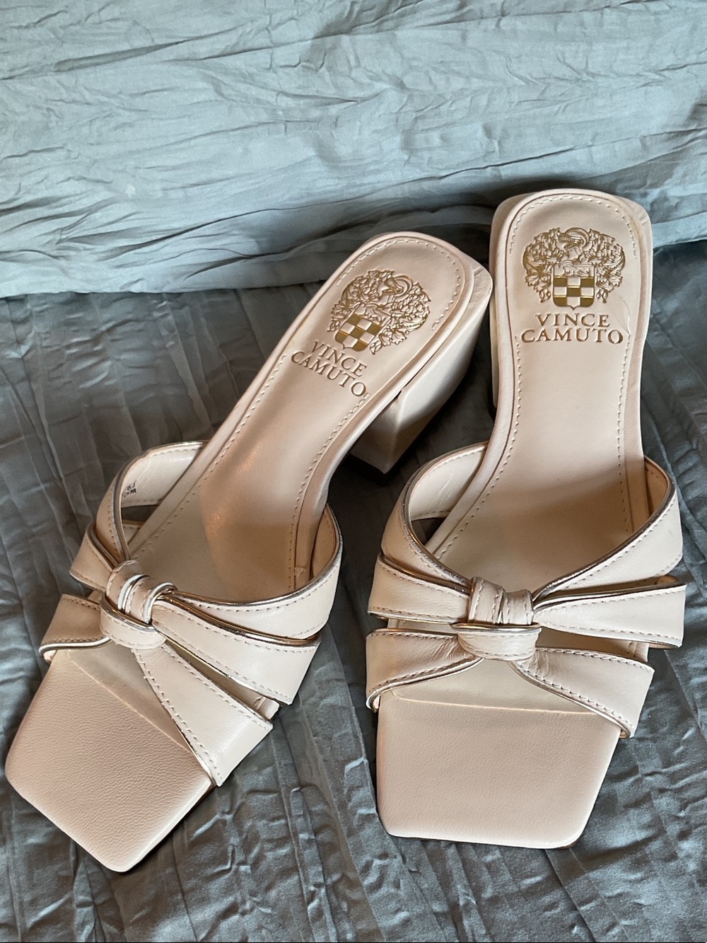 Vince Camuto Cream Selaries Knotted Slide Mules